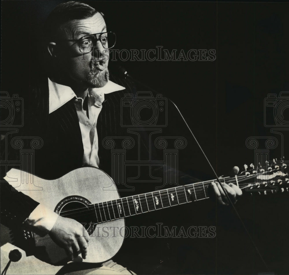 1981 Press Photo Roger Whittaker, singer - mjp03182- Historic Images