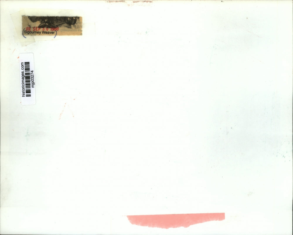 1988 Press Photo Sigourney Weaver in "Gorillas in the Mist" - mjp03274