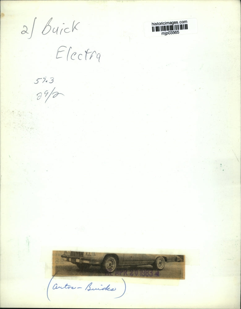 1983 Press Photo 1983 Buick Electra Park Avenue Sedan and LeSabre Limited Sedan