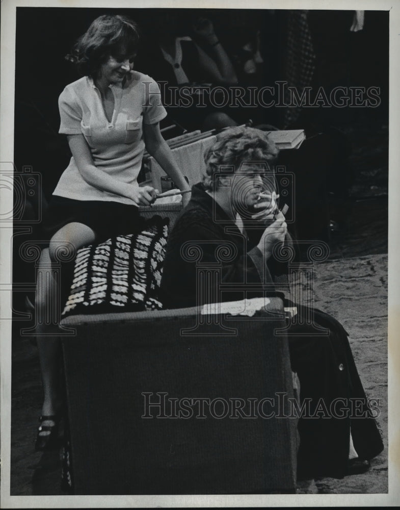 1973 Press Photo Beatrice Shelley Winters and Margaret Ladd - mjp03703- Historic Images