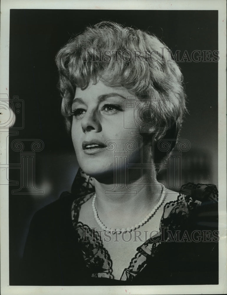 1966 Press Photo Shelley Winters, actress - mjp03709- Historic Images