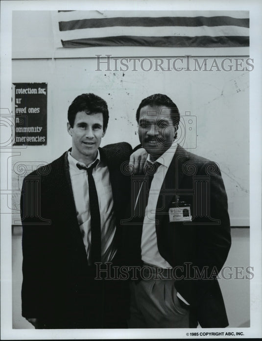 1986 Press Photo M. Ontkean and Billy Dee Williams in "The Right of the People"- Historic Images