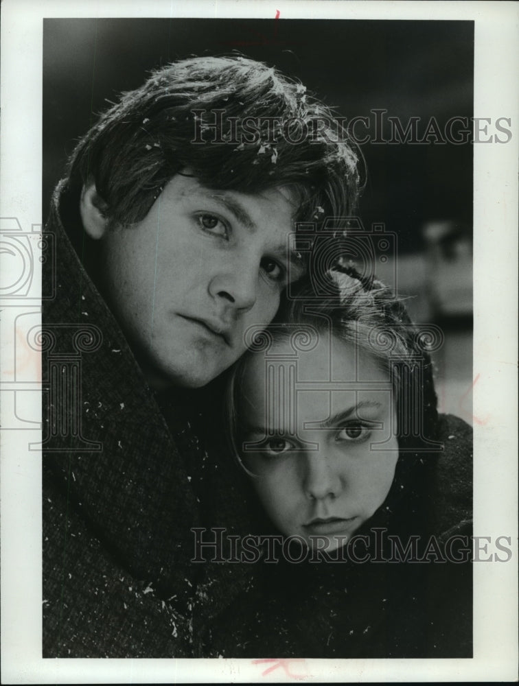 1976 Press Photo Linda Purl and Roger Kern in "The Young Pioneers" - mjp04125
