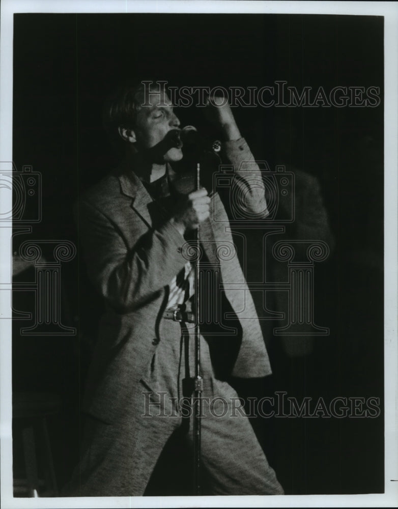 1992 Press Photo Woody Harrelson, actor and comedian. - mjp04221- Historic Images