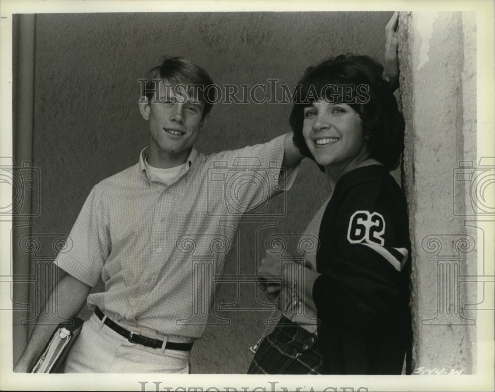 1979 Press Photo Ron Howard and Cindy Williams in American Graffiti. - mjp04345