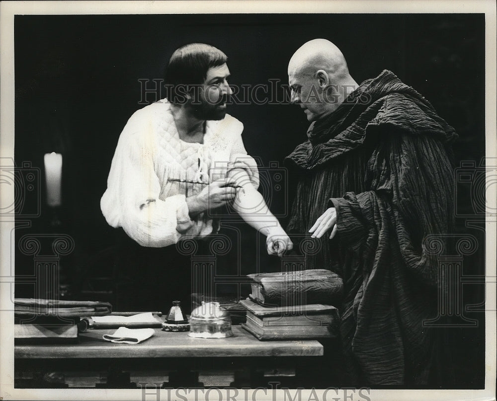 1974 Press Photo Richard Risso and G. Wood in Doctor Faustus at the PAC.- Historic Images