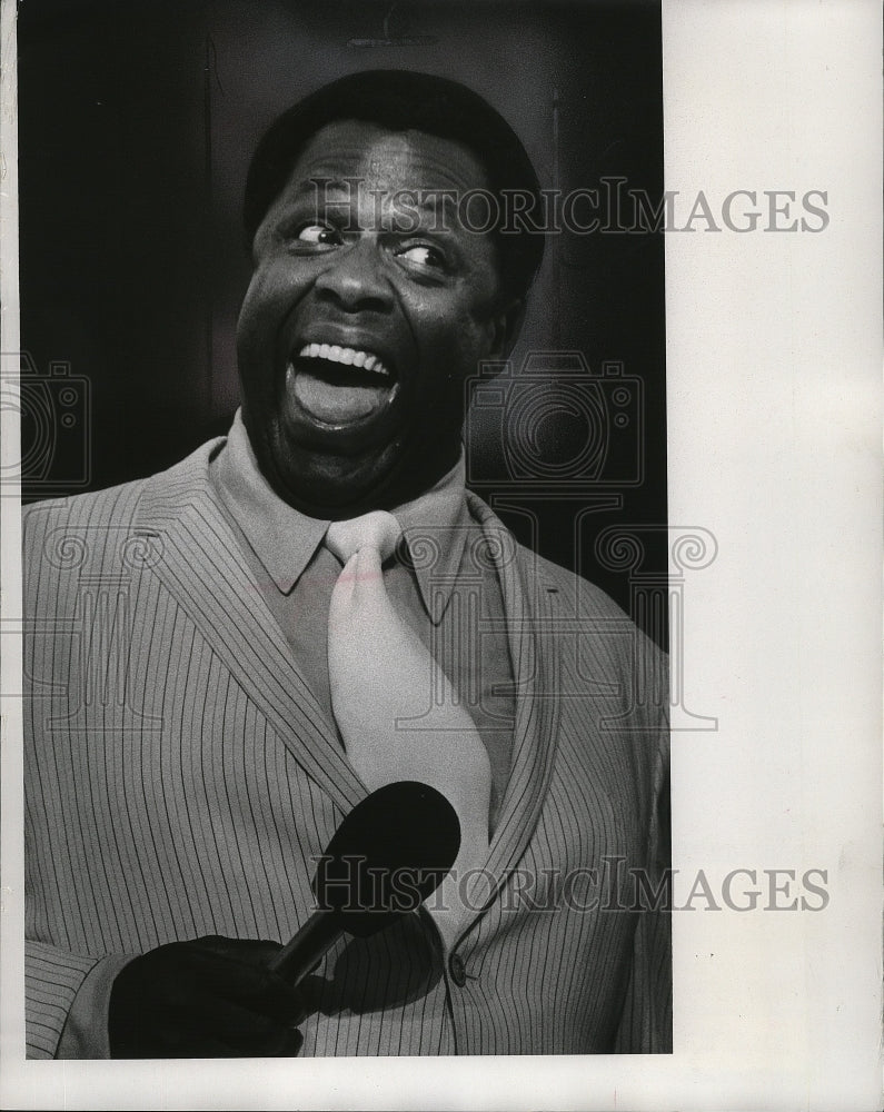 1971 Press Photo Comedian George Kirby performs at the State Fair. - mjp04695- Historic Images