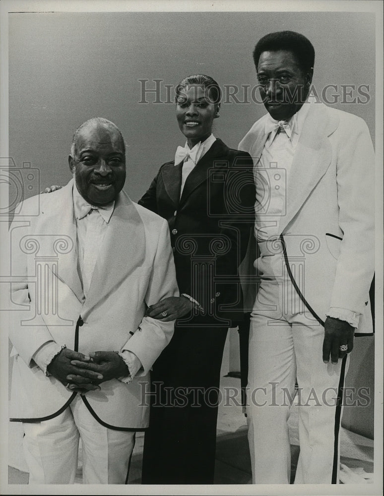 1976 Press Photo Count Basie, Dionne Warwick and Joe Williams on CBS special.- Historic Images