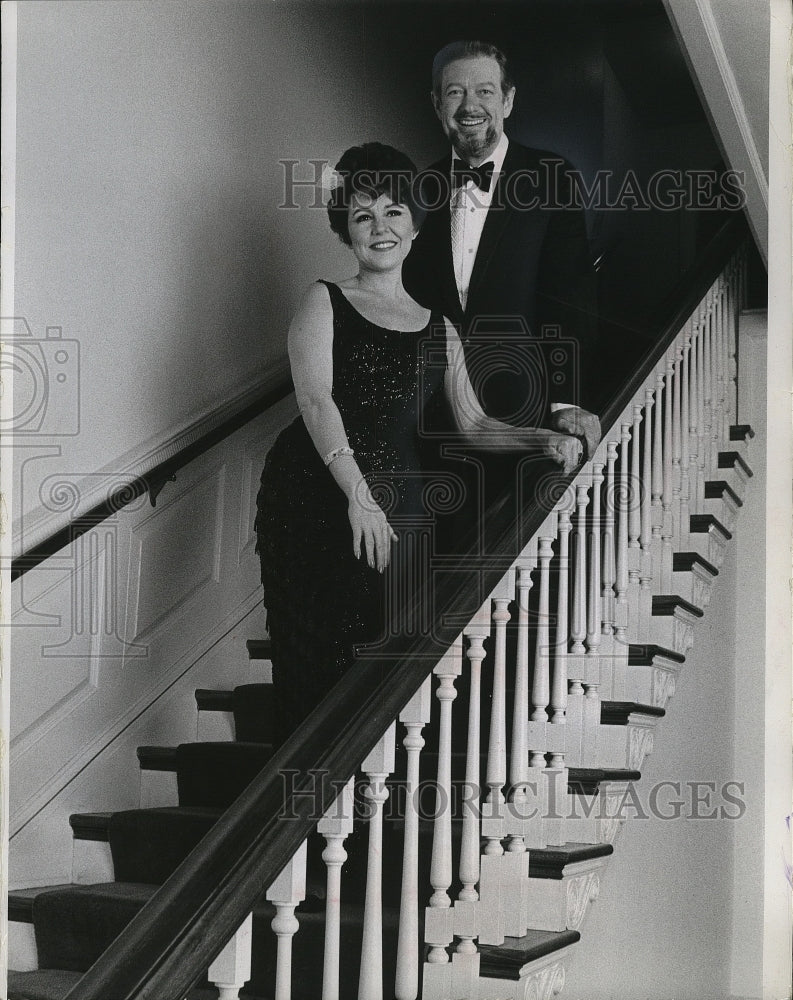 1967 Press Photo Singers Earl Wrightson and Lois Hunt at St. Mary&#39;s dinner.- Historic Images