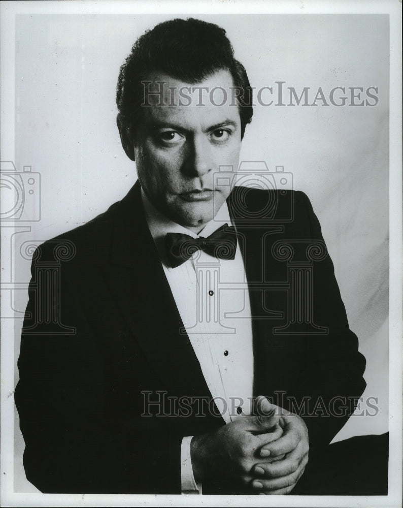 1990 Press Photo Victor Lanza, singer. - mjp05378- Historic Images