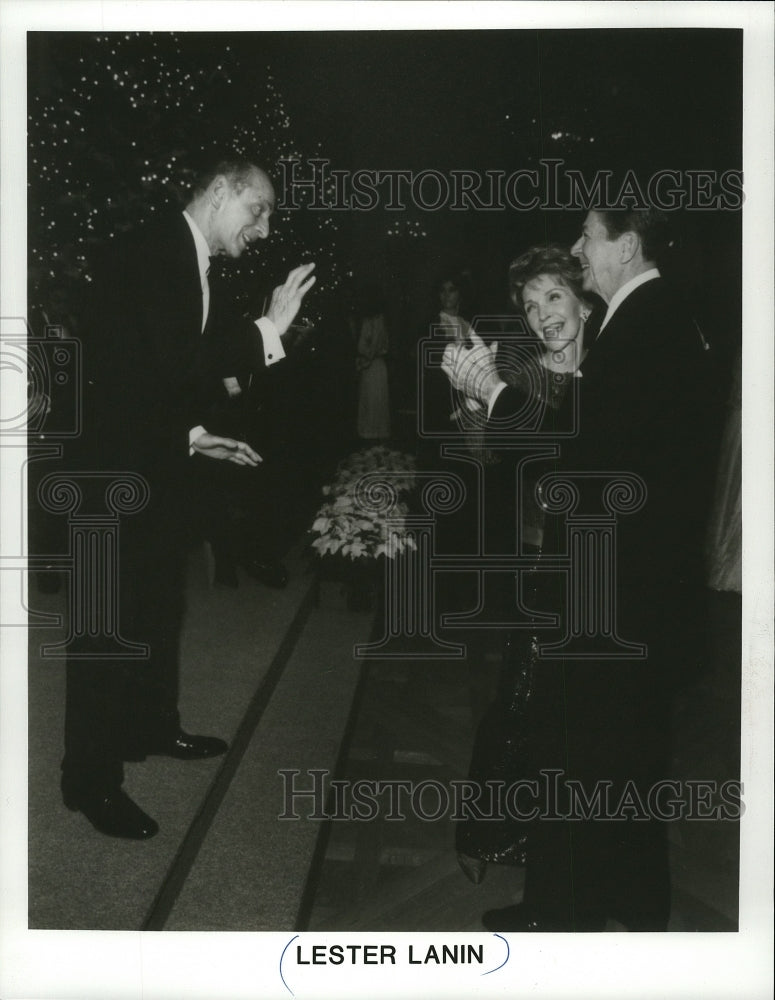 Press Photo Lester Lanin performing for Ronald and Nancy Reagan. - mjp05477- Historic Images