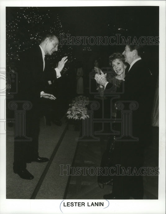 Press Photo Lester Lanin performing for Ronald and Nancy Reagan. - mjp05477- Historic Images