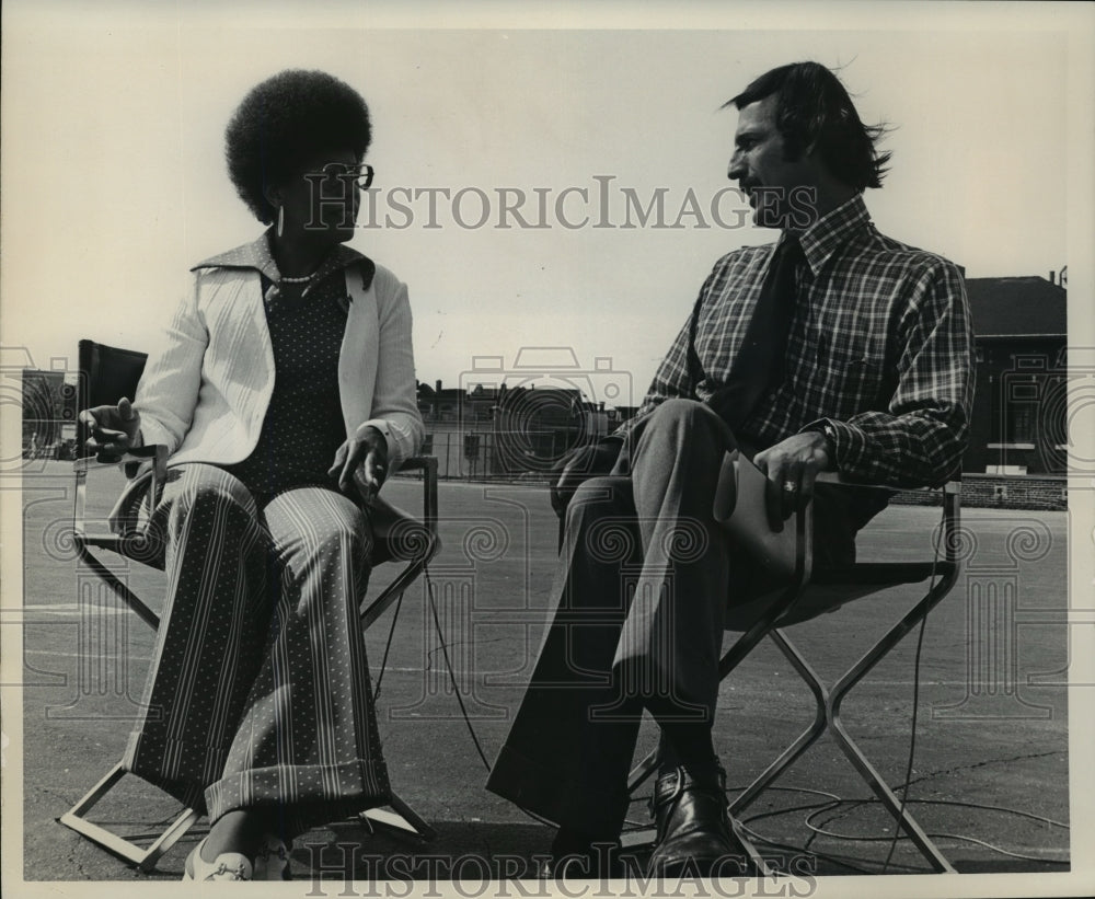 1974 Press Photo Laurie Wynn and John Owen on Second Glance. - mjp05883- Historic Images