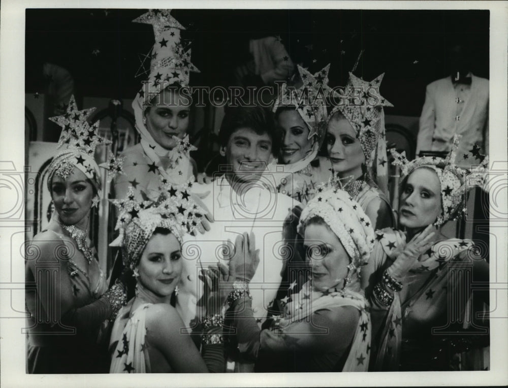 1985 Press Photo Barry Manilow makes his acting debut in Copacabana, on CBS.