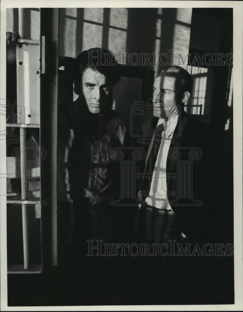 1985 Press Photo John Laughlin and Ed Lauter in Dead Wrong, John Evans Story.- Historic Images