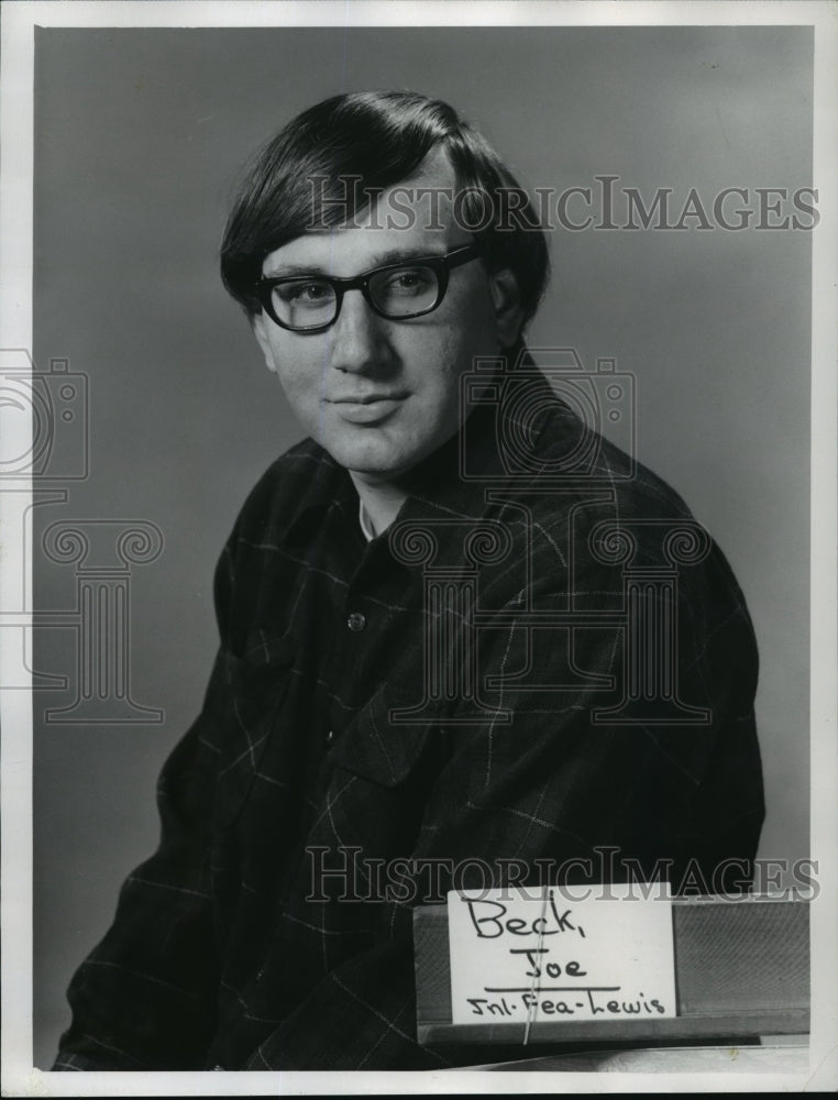 1974 Press Photo Joe Beck, writer. - mjp06555- Historic Images