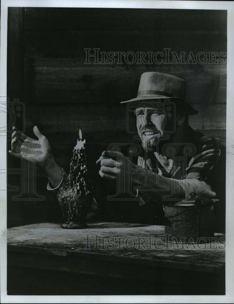 1978 Press Photo Larry Beck hosts The Alaska Story presentation. - mjp06557- Historic Images