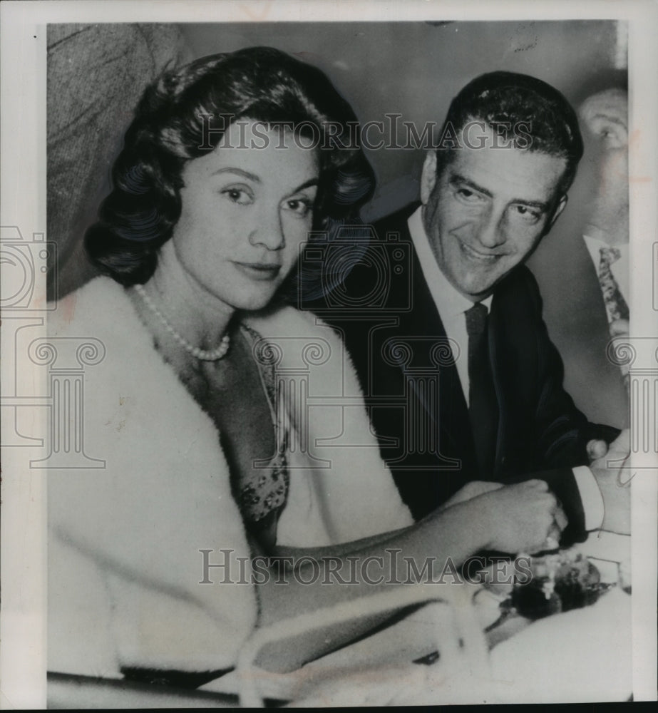 1958 Press Photo Actress Linda Christian and Francisco Pignatari at Dinner Party