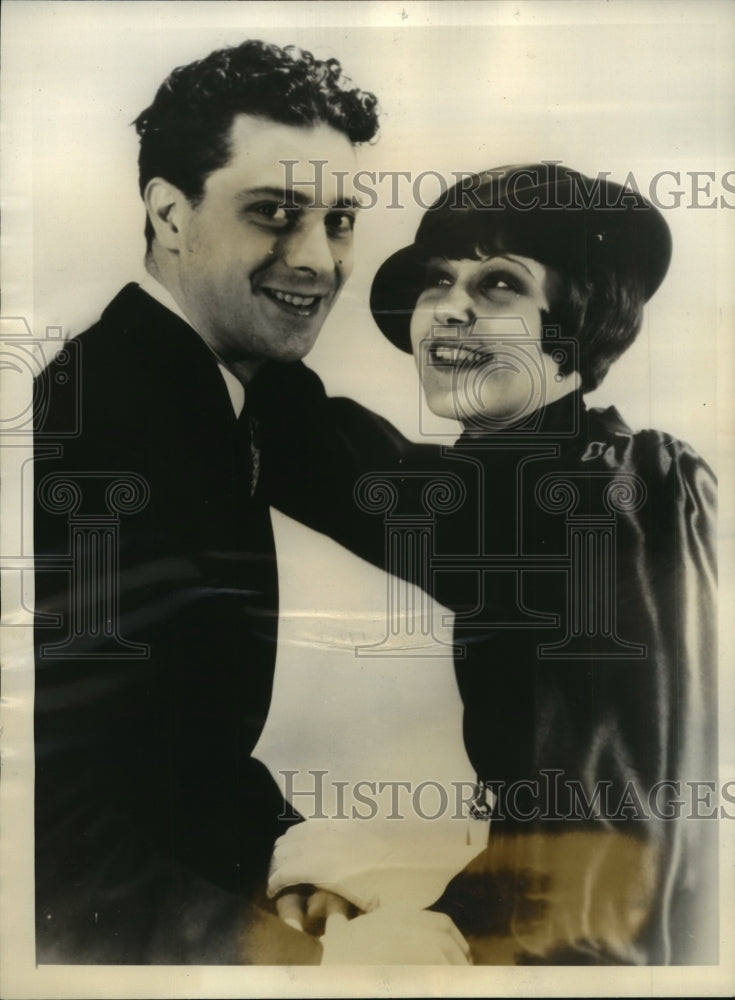 1933 Press Photo Fifi D'Orsay, Actress with Fiance Maurice Hill - mjp07925- Historic Images