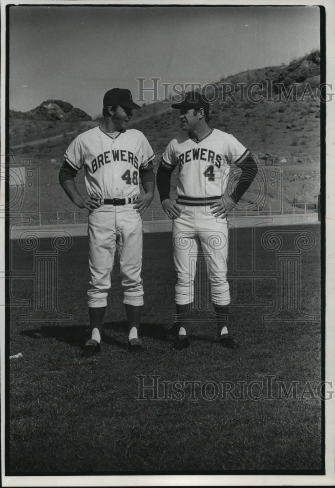1972 Press Photo Jim Colborn and Dave Bristol Model Brewer Baseball Uniforms- Historic Images