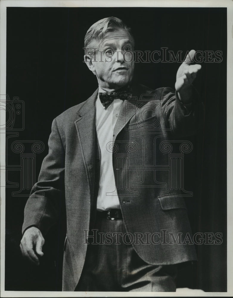 1971 Press Photo Actor Bob Cummings Opened in &quot;Never Too Late&quot; - mjp08086- Historic Images