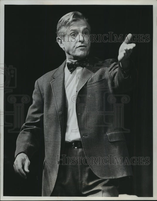 1971 Press Photo Actor Bob Cummings Opened in "Never Too Late" - mjp08086- Historic Images