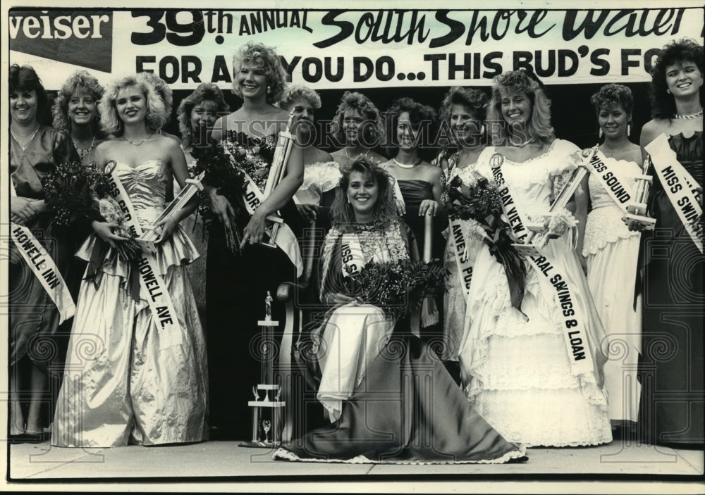 1987 Press Photo Marcia Mertens crowned Queen - 39th annual South Water Frolics- Historic Images