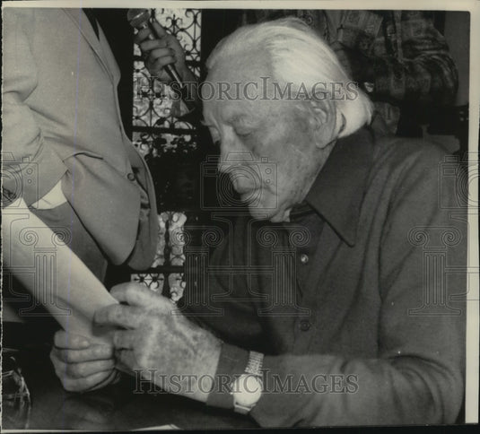1976 Press Photo Noah Dietrich, namesd executor of the late Howard Hughes' will.- Historic Images