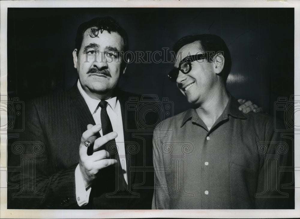 1965 Press Photo Jeff De Benning, Jay Gerber, &quot;How to Succeed in Business...&quot;- Historic Images