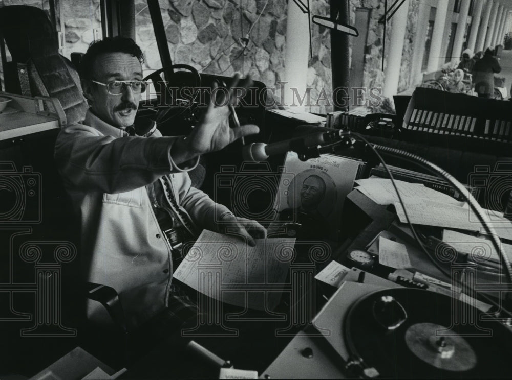 1975 Press Photo Joe Dorsey, Milwaukee area disc jockey. - mjp09182
