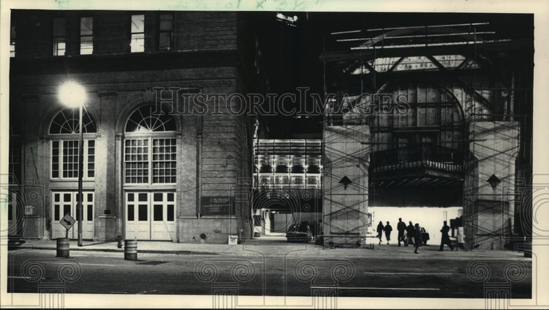 Load image into Gallery viewer, 1987 Press Photo View of the stage at Milwaukee Repertory Theater's new building
