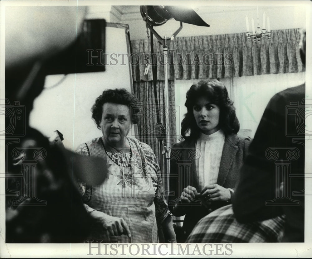 1984 Press Photo Margaret Graese and Kim Devore during a filming. - mjp09418- Historic Images