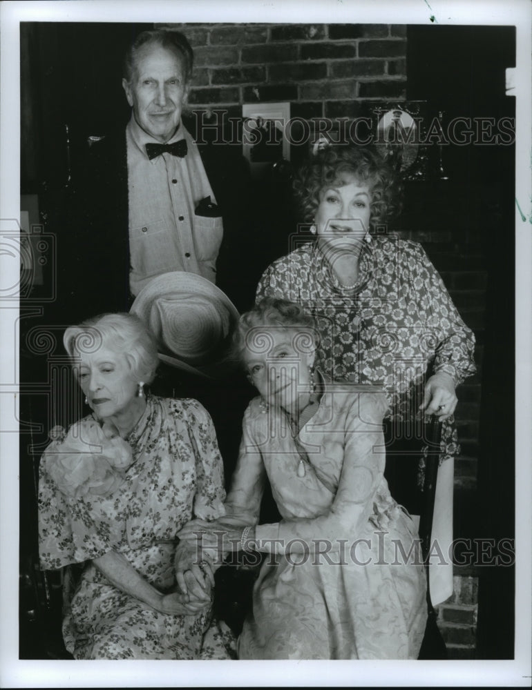 1988 Press Photo Vincent Price and Bette Davis in The Whales of August.- Historic Images