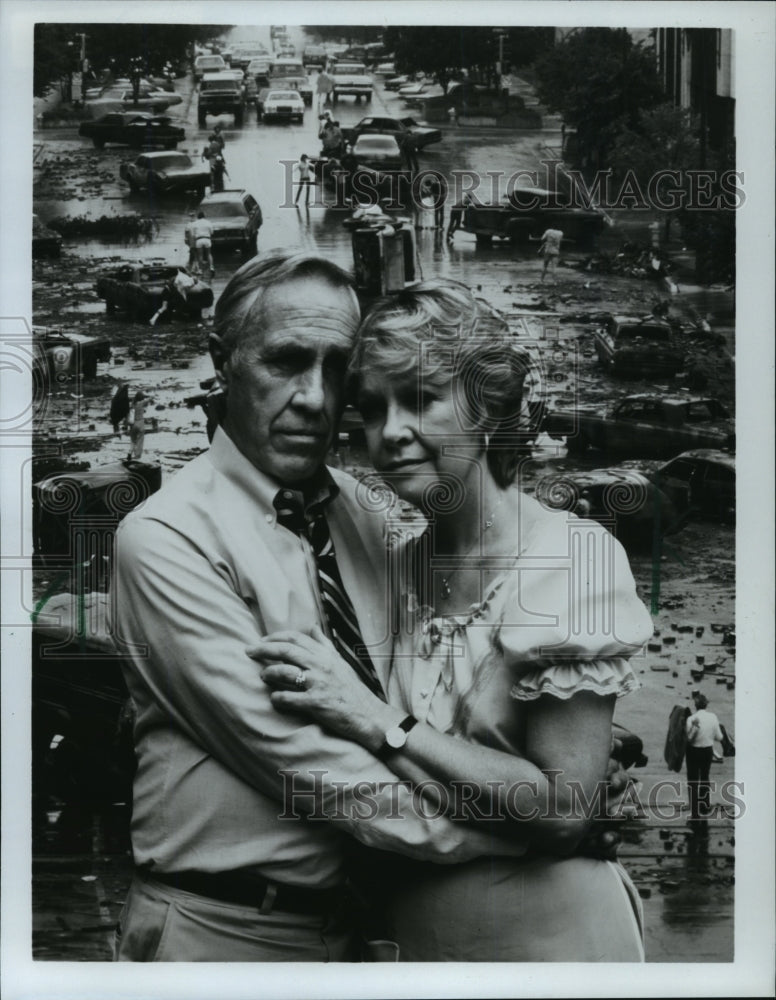 1983 Press Photo Jason Robards and Georgiann Johnson star in The Day After.- Historic Images