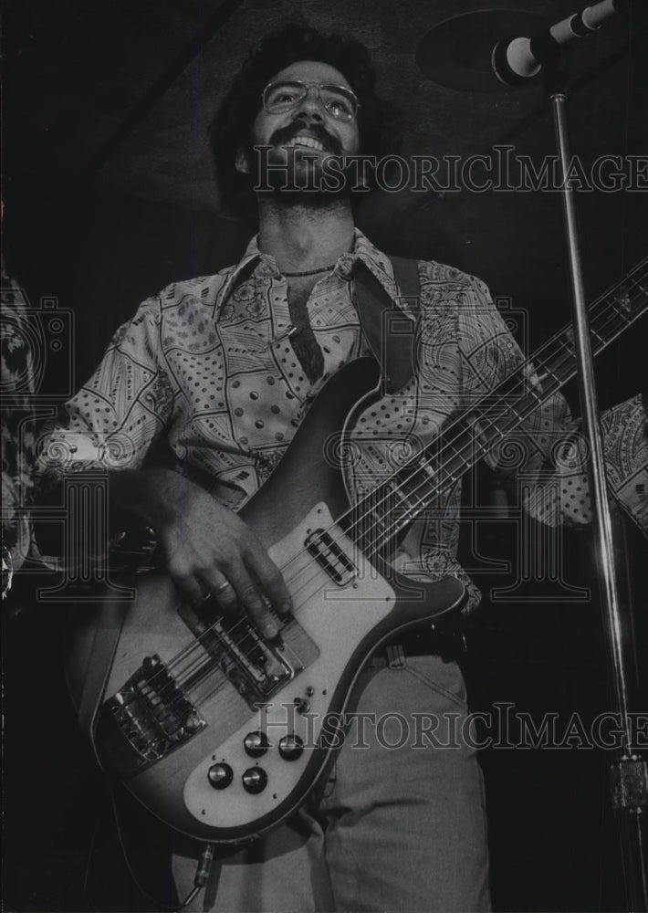 1977 Press Photo Musician Steve Dobson - mjp09999- Historic Images