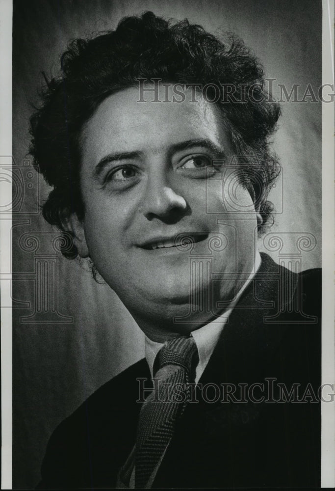 1966 Press Photo Robert Cordier, theater and movie director and producer.- Historic Images