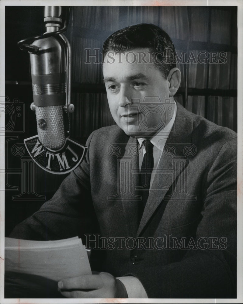 1958 Press Photo Bill Davies, announcer at WTMJ Radio. - mjp10628- Historic Images