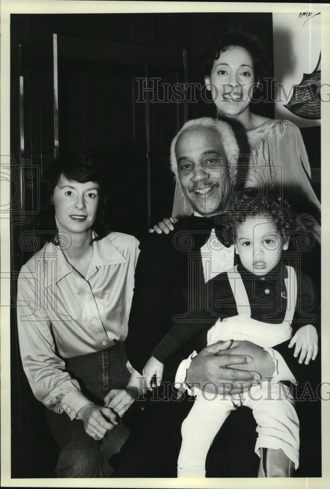 1981 Press Photo Music director Mercer Ellington and family in Washington D.C.- Historic Images