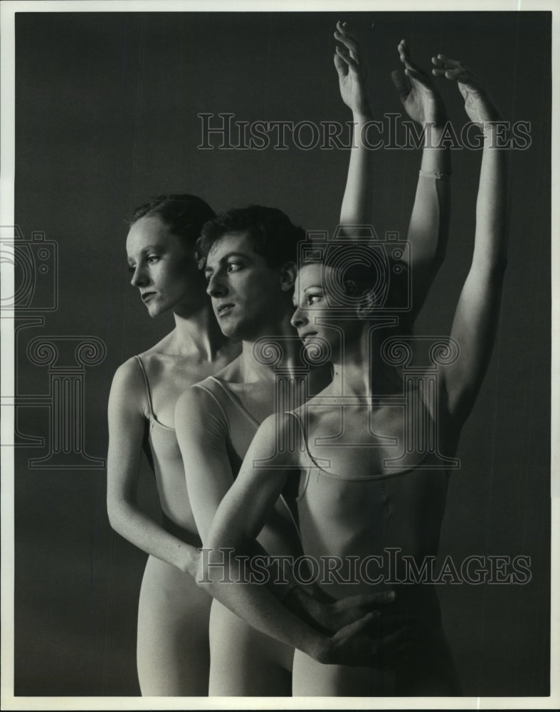 1982 Press Photo Leila Wingrove and Ronald Sowey of Dinosaur Dance Company.- Historic Images