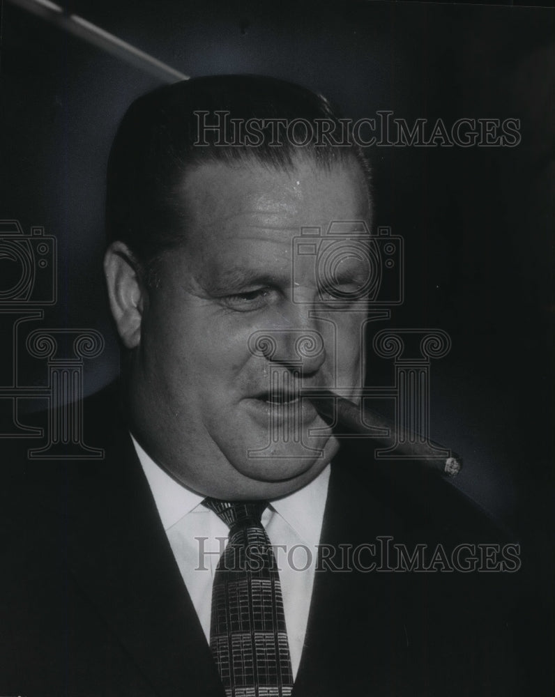 1959 Press Photo Alex Dreier, NBC News Commentator. - mjp11178- Historic Images