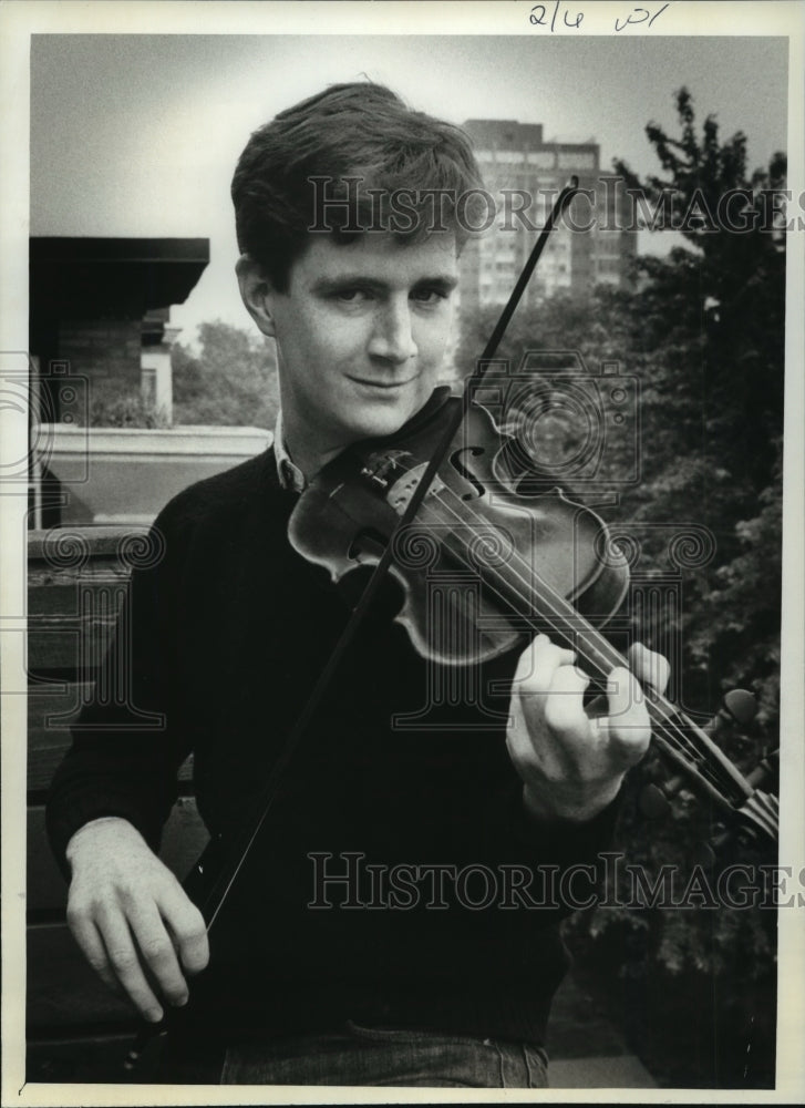 1982 Press Photo Martin Dowling, winner of an Irish music contest. - mjp11411- Historic Images