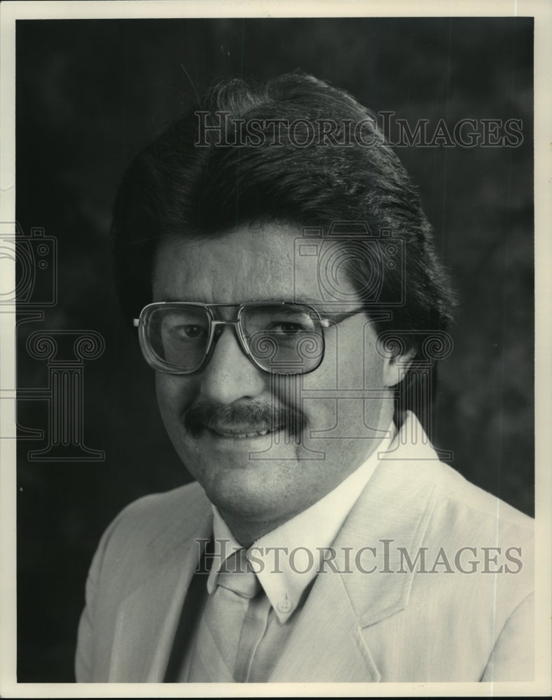 1987 Press Photo Dave Dunkin, WKLH radio personality. - mjp11465- Historic Images