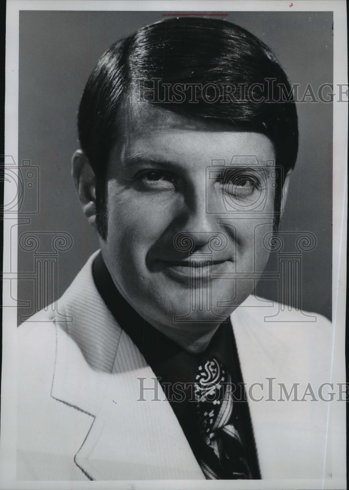 1972 Press Photo Hal Douglas of WTMJ-TV, Milwaukee. - mjp11476- Historic Images