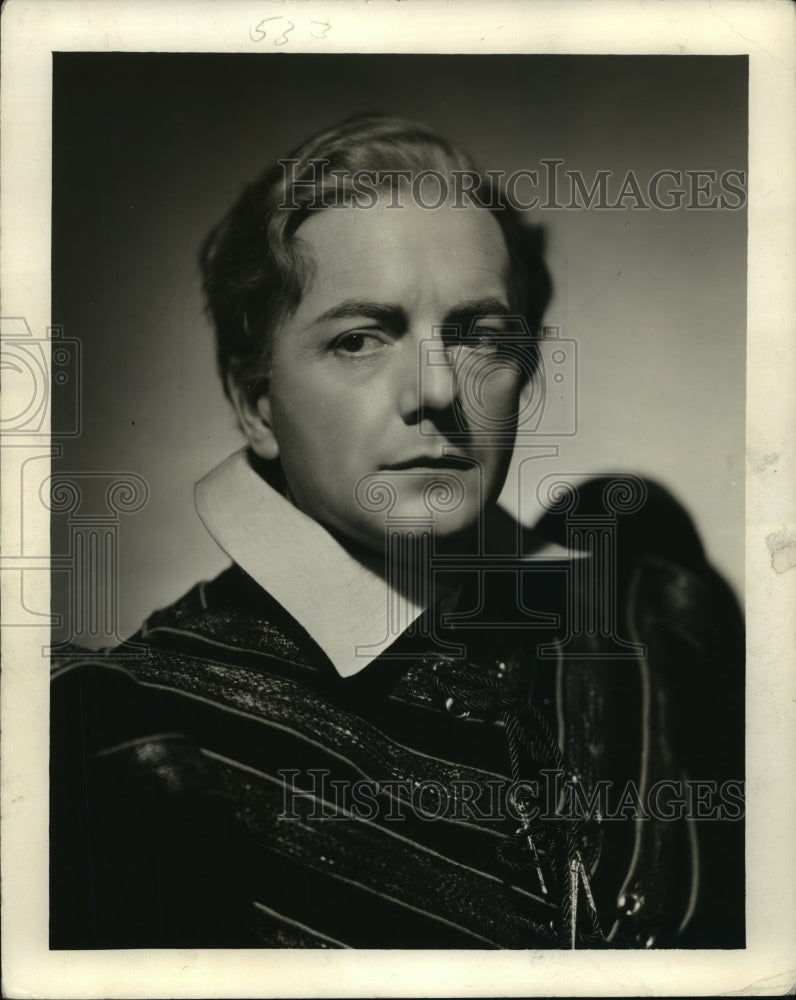 1940 Press Photo Actor Maurice Evans in "Hamlet" Broadway Play - mjp11908- Historic Images