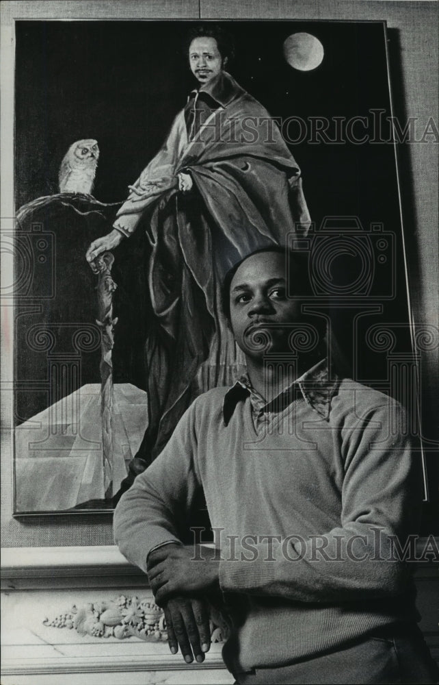 1978 Press Photo Carl Evans at Charles Allis Art Library, Freewheelin&#39; Exhibit- Historic Images