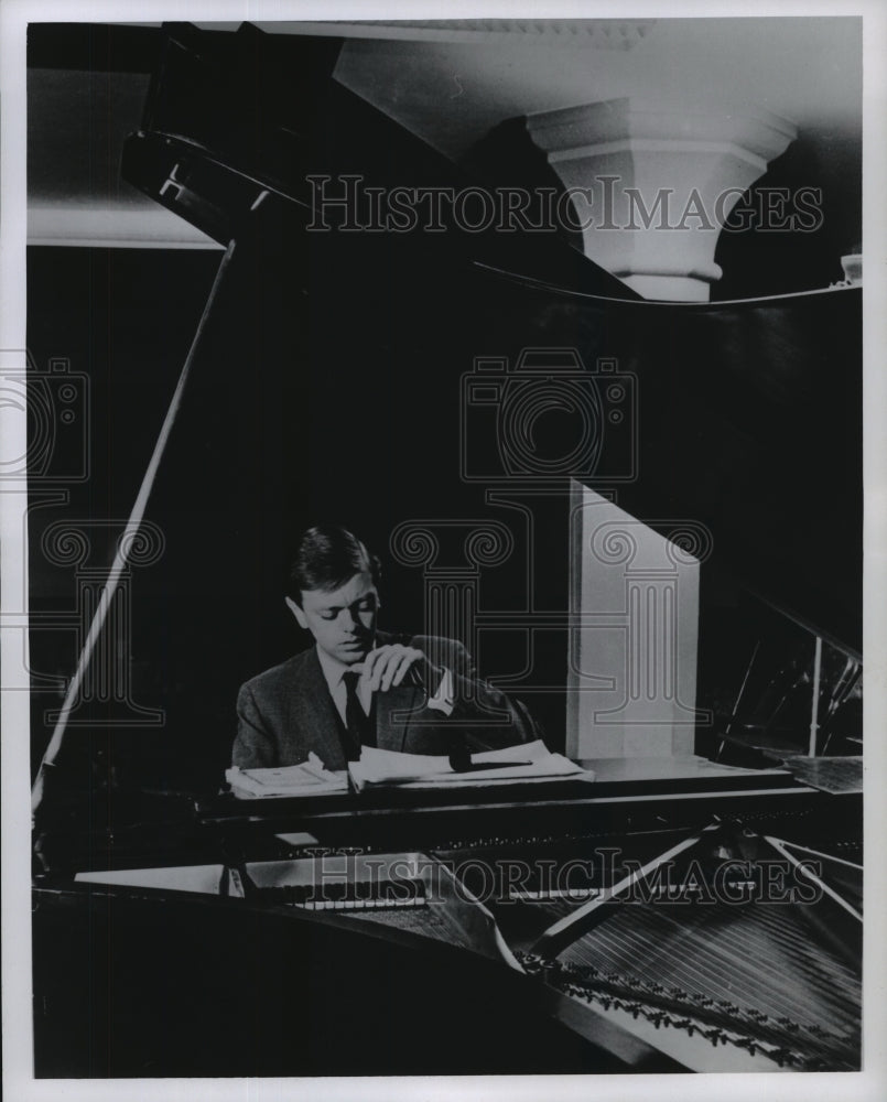 1967 Press Photo Pianist Philippe Entremont - mjp11977- Historic Images