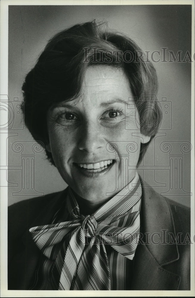 1983 Press Photo Elizabeth Einstein, author of &quot;The Stepfamily&quot; - mjp12456- Historic Images