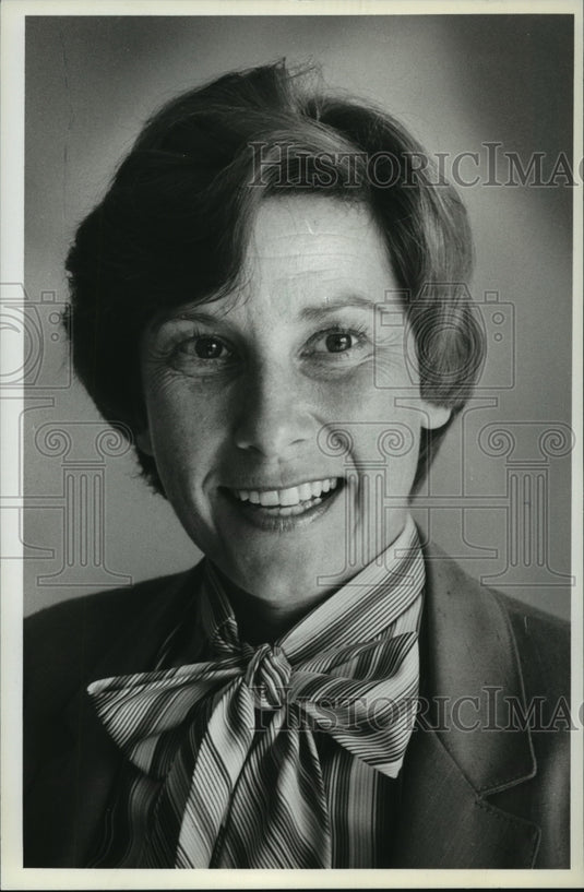 1983 Press Photo Elizabeth Einstein, author of "The Stepfamily" - mjp12456- Historic Images