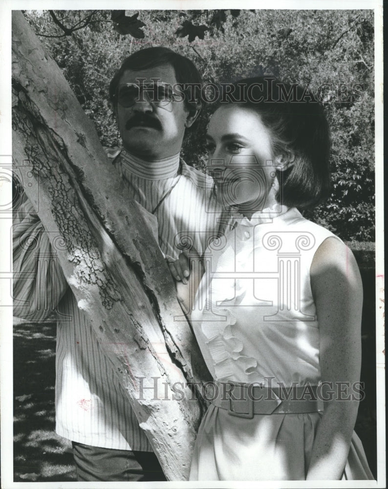 1968 Press Photo Figure Skater Peggy Fleming with Richard Harris for TV Special- Historic Images