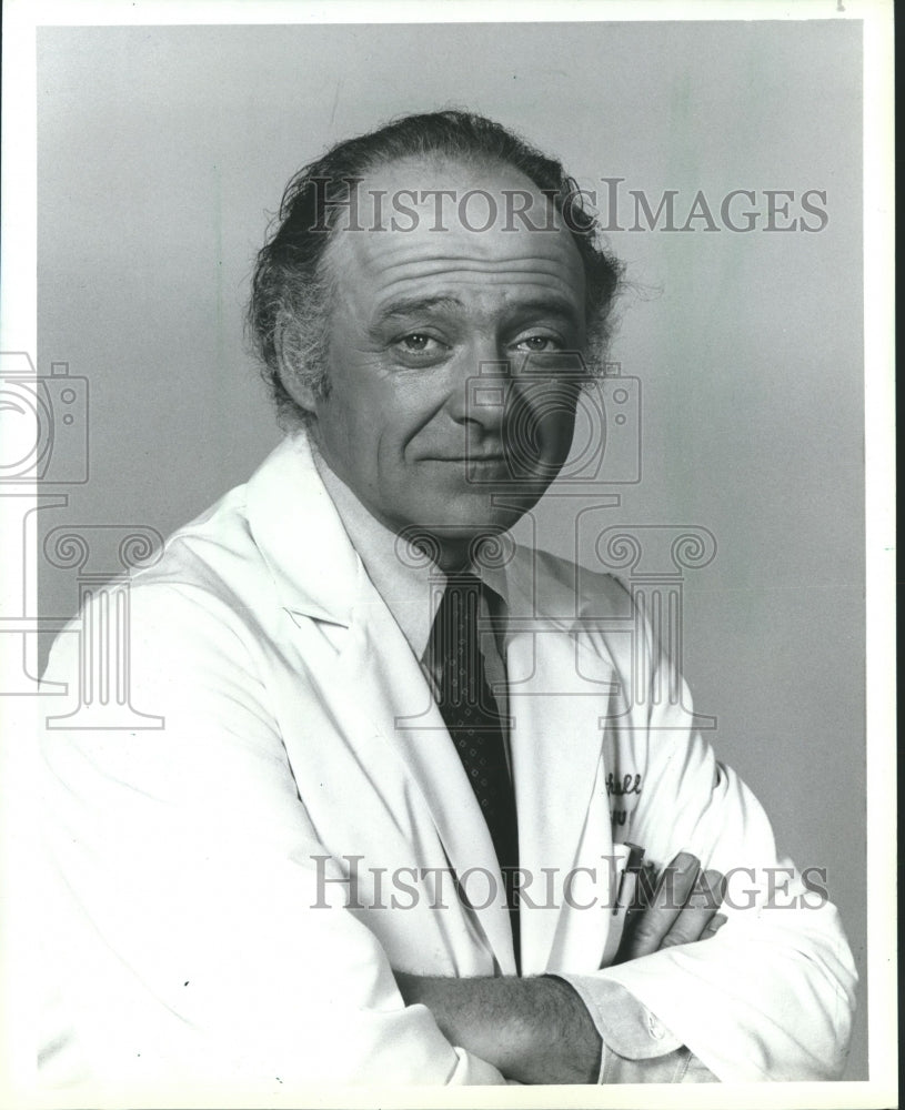 1982 Press Photo Actor Ed Flanders as Dr. Donald Westphall for &quot;St. Elsewhere&quot;- Historic Images